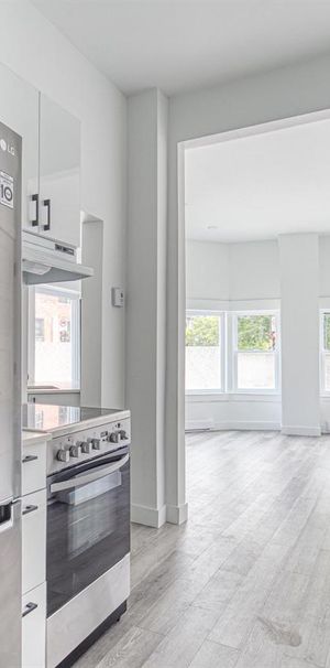 1 Bed, 1 Bath - 2002 Rue Saint-André, Ville-Marie - Photo 1