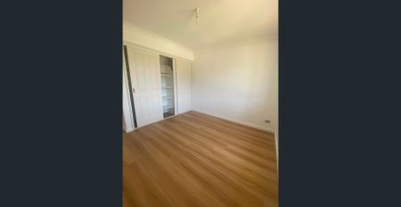 Charming 3-Bedroom Duplex in Prime Liverpool Location! - Photo 5