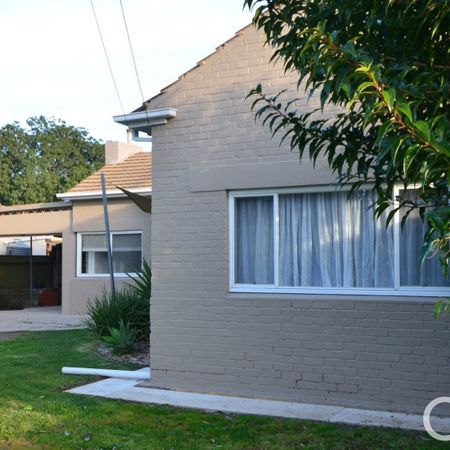 Open the Door to Family Comfort - Photo 4