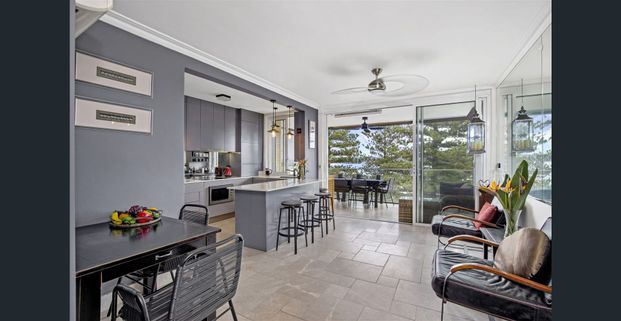 Location Location Location Executive Apartment Opposite Beach Ferry Wharf - Photo 1