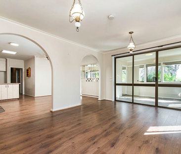 36 Blazey Rd, Croydon South VIC 3136 - House For Rent | Domain - Photo 5