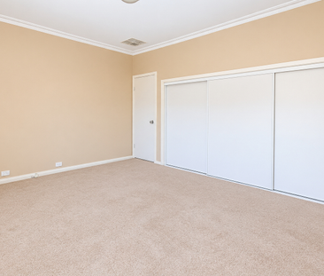 Spacious three bedroom home with fantastic outdoor entertaining. - Photo 4