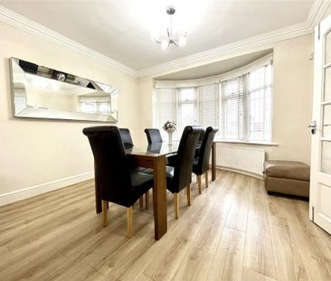 4 bedroom semi-detached house to rent - Photo 2