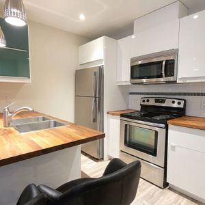 For Lease - 3411 Lakeshore Boulevard Unit# #2, Toronto, Ontario - Photo 2