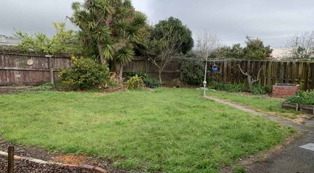 Family Living in the Heart of Stoke - Photo 4