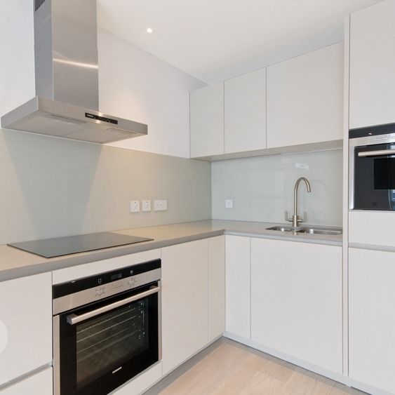 1 Bedroom Flat, Fouberts Place, London, Greater London, Soho, W1F - Photo 1
