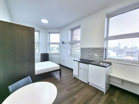 Studio to rent - Photo 2