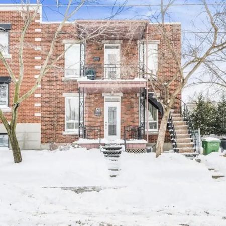 Grand 6 1/2 ; 4 chambre 1 salle de bain (2e étages d'un duplex) - Photo 3