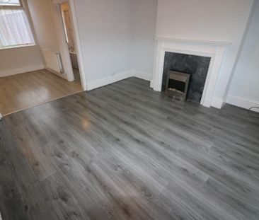 3 bedroom end of terrace house to rent - Photo 1