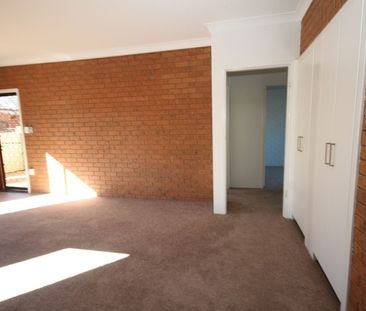 5 / 42 Inglis Street Lake Albert NSW 2650 - Photo 4