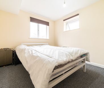 Gold Street, Adamsdown - Photo 2