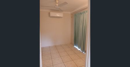 4 Bedroom Home with a Pool in Kelso - Photo 5