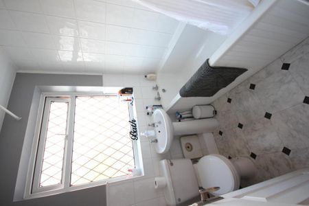 3 bedroom end of terrace house to rent - Photo 5