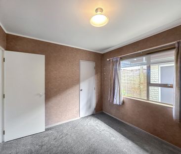 Charming 3-Bedroom Family Home for Lease in Farm Cove - Photo 5