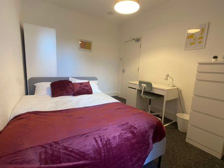 Lovely professional house share in Southampton Centre Room 1 - Photo 5