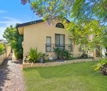 Beautiful 4-Bedroom Home in Center of Holsworthy - Photo 2