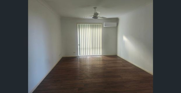 Family Home in Upper Coomera! - Photo 1