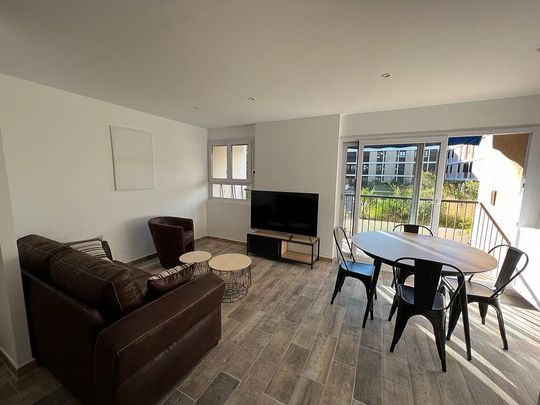 A LOUER - AIX EN PROVENCE - CHAMBRE EN COLOCATION AVEC TERRASSE ET PARKING - Photo 1