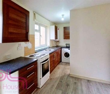 Warwick Road, Southall, UB2 - Photo 3