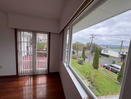 Homely Home - Photo 2