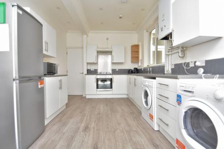 4 bedroom terraced house to rent - Photo 2