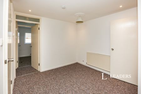 1 bedroom apartment to rent Netley Abbey - Photo 3