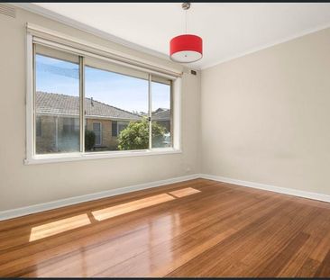 Located within walking distance to Monash Uni - Photo 1