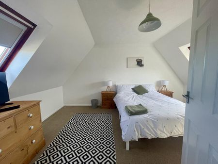 3 bedroom mews to rent - Photo 3