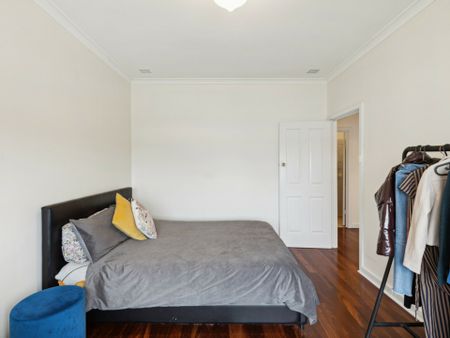 Chic and Modern Renovated Home - Your Sanctuary of Style and Comfort! - Photo 4