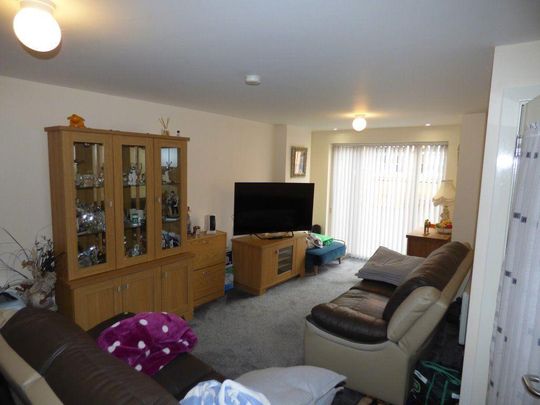 2 bedroom property to rent - Photo 1