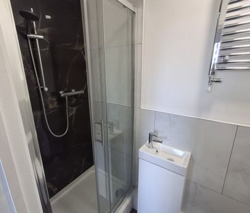 One-Bedroom House share - Photo 3