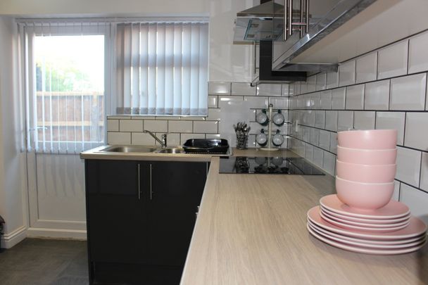 Room in a Shared House, Rodney Close, B16 - Photo 1