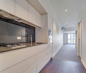 Discover prime CBD living at 923/199 William Street, Melbourne - Photo 4