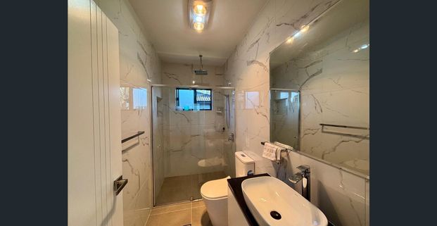 MODERN 2 BEDROOM GRANNY FLAT - Photo 1