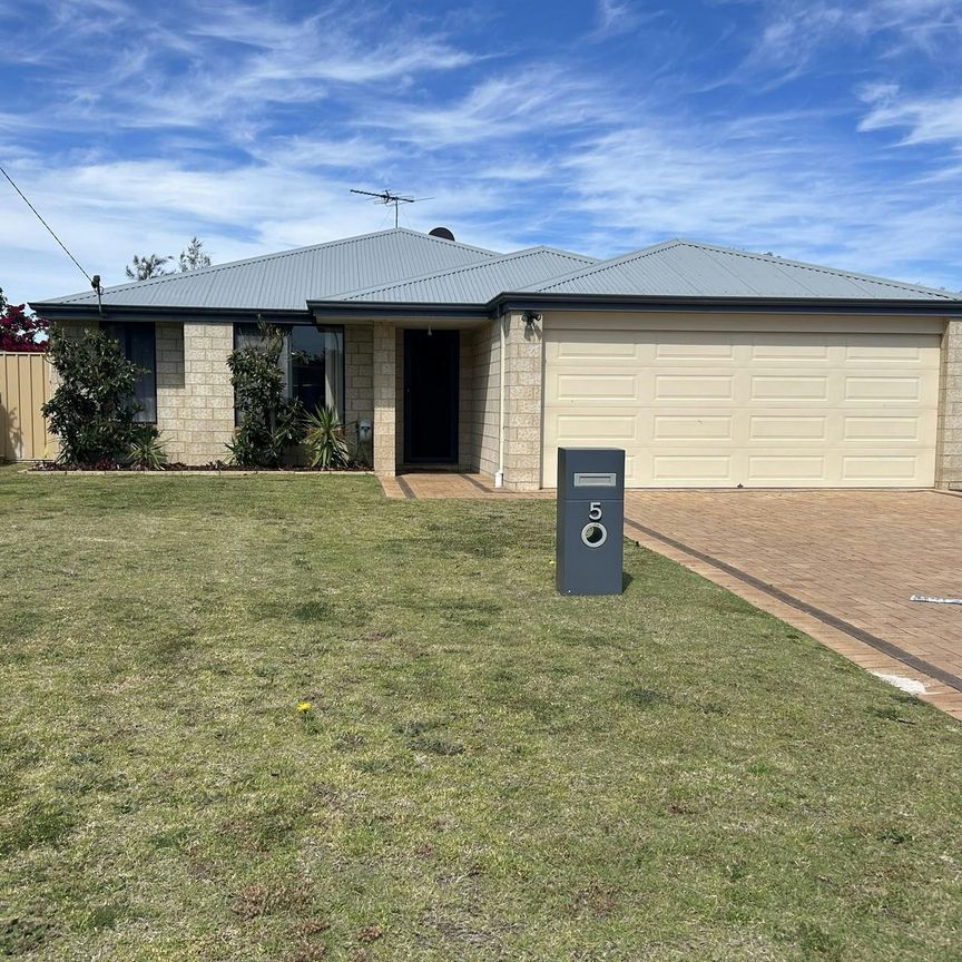 STUNNING FAMILY HOME IN SOUGH AFTER SOUTH BUNBURY - Photo 1
