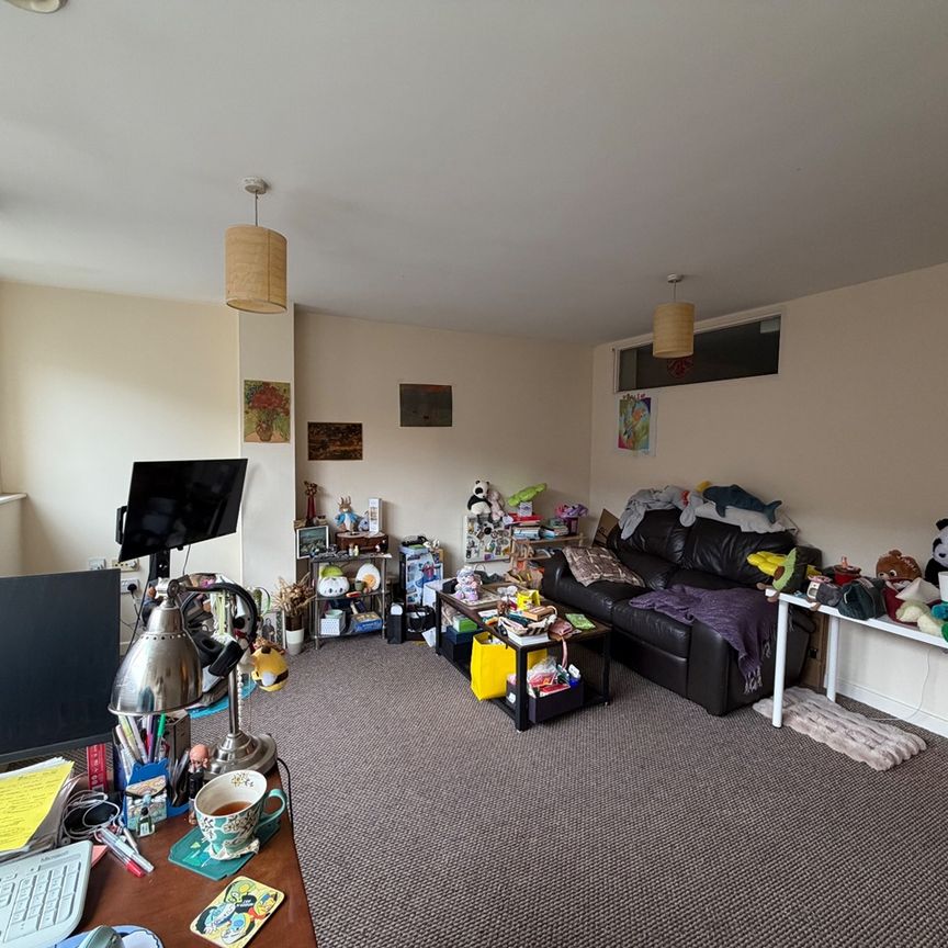 1 Bed Flat, Westside One, B1 - Photo 1