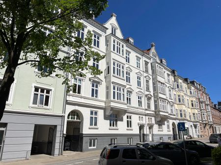 Smuk 5-vær med stuklofter og altan - Foto 2