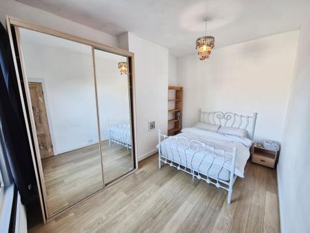 4 bedroom terraced house to rent - Photo 5