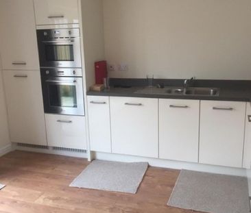 1 bedroom in a house share to rent - Photo 4