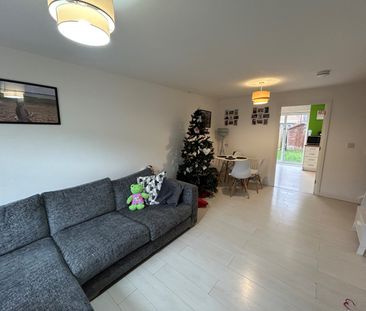 3 bedroom terraced house to rent - Photo 2