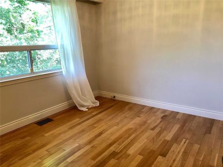 For Lease - 15 Bowerbank Drive, Toronto, Ontario - Photo 4