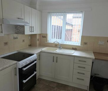 2 bedroom terraced house to rent - Photo 5