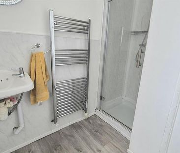 5 bedroom terraced house to rent - Photo 4