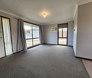 A family residence walking distance to Showground station - Photo 2