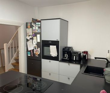 5531 - Sanierte Altbau-Dachgeschoss-Wohnung in fußläufiger Nähe zur... - Photo 2