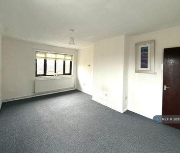 3 bedroom flat to rent - Photo 5