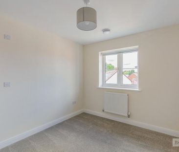 2 bedroom maisonette to rent - Photo 2