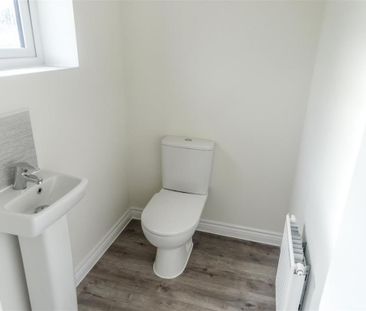 2 bedroom semi-detached house to rent - Photo 6