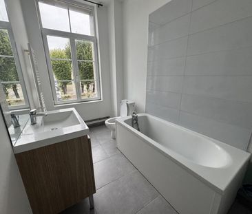 Location Appartement 3 pièces 81m² CONDE SUR L ESCAUT 59163 - Photo 2