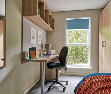 1 bedroom in a flat share to rent - Photo 5